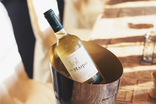El airén es de los vinos blancos más vendidos y populares del mundo.