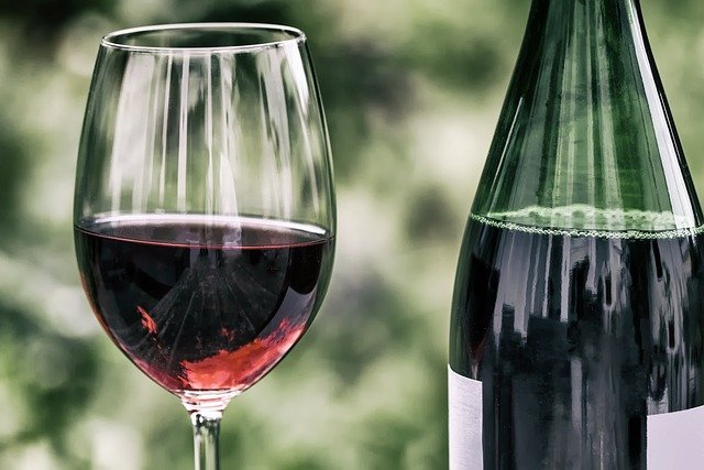Imagen de portada del artículo de vinos naturales y su guía para principiantes.