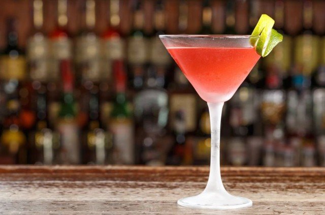 Cosmopolitan: el Cocktail que no Pasa de Moda