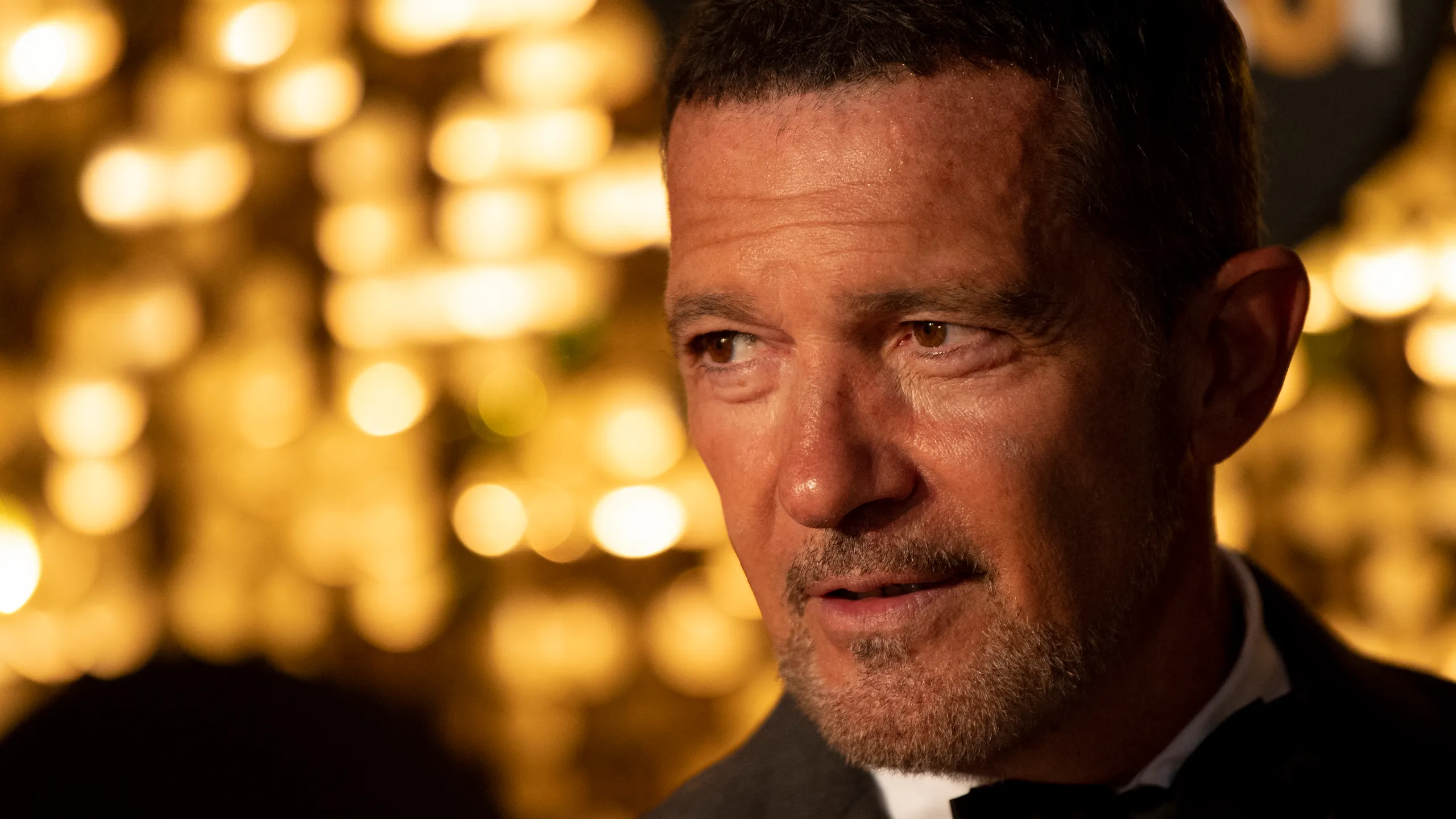 Tragos Inspirados en Antonio Banderas: Un Homenaje al Arte y Pasión Española en Cocteles